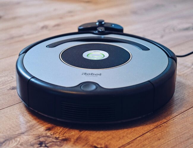 Nejnovější robotický vysavač iRobot Roomba 980 s funkcí dokonalého vysávání koberců